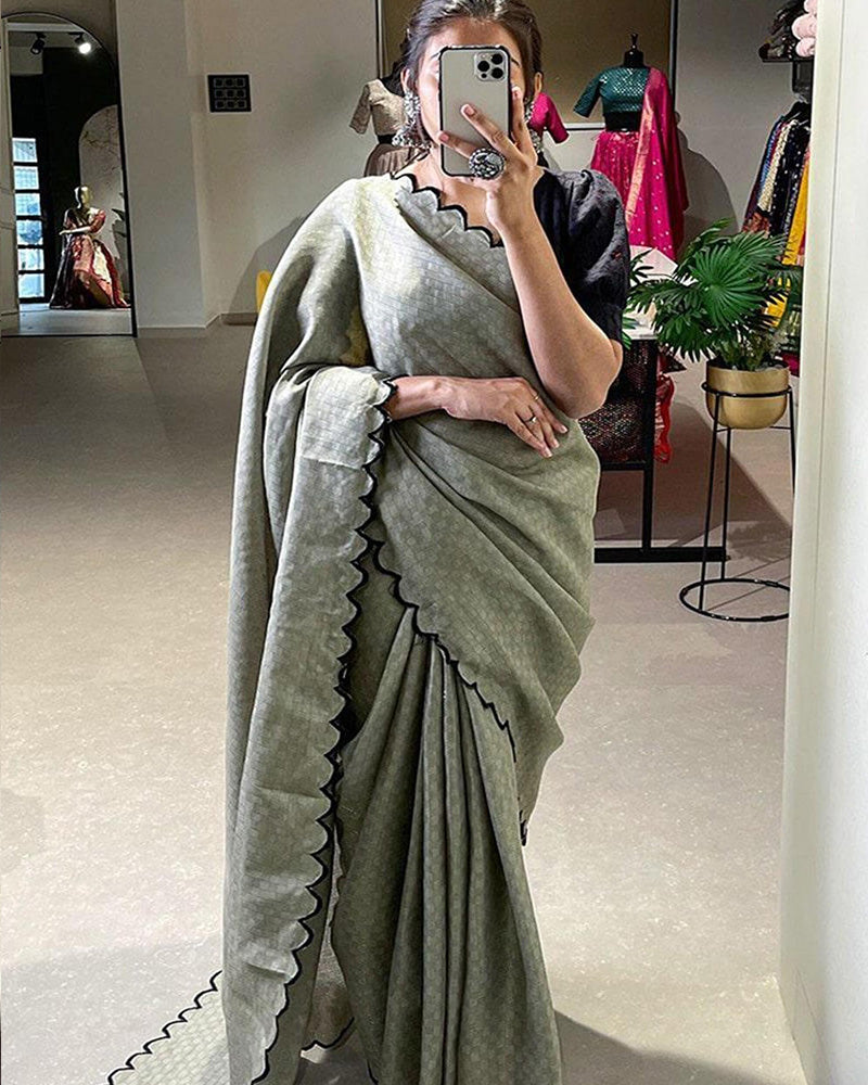 Grey Lucknowi Gadhawal Chex Saree