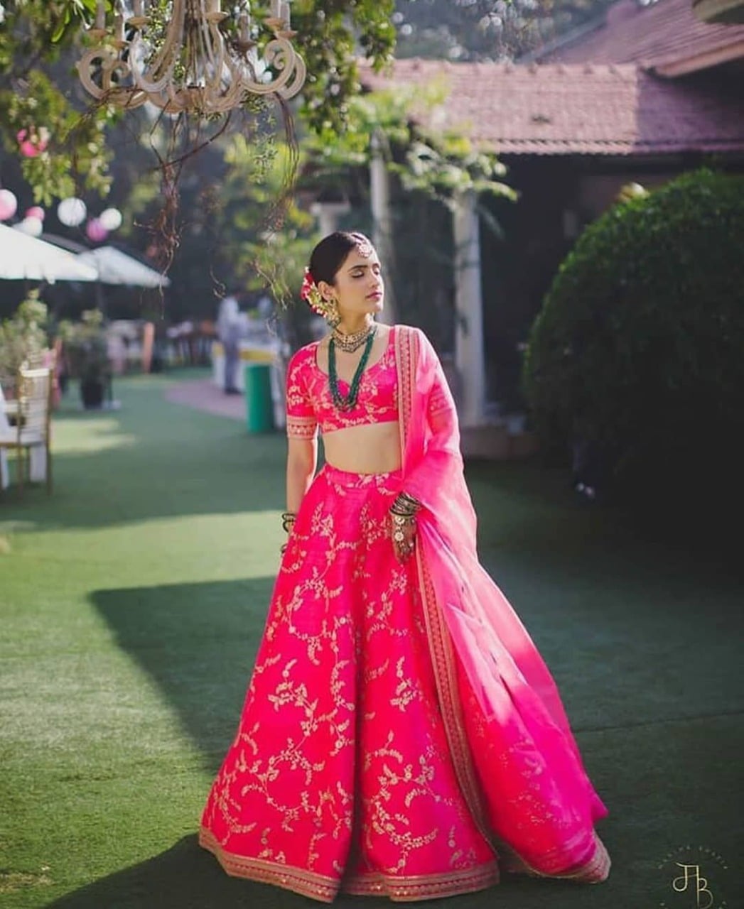 Red Fully Embroidered Velvet Bridal Wear sabyasachi bridal lehenga –  TheDesignerSaree