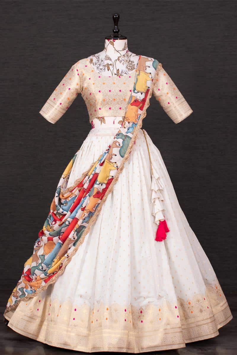 Red And White Wedding Wear Designer Lehenga Choli, 2.25 Mtr at Rs 3099 in  Surat